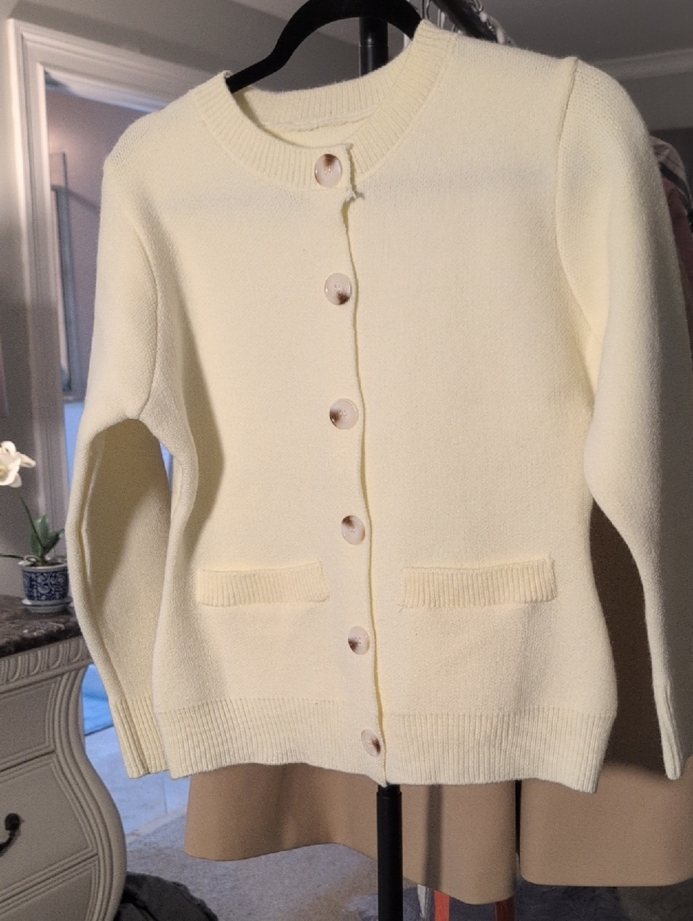 Women's Cream Button-Front Knit Cardigan Sweater